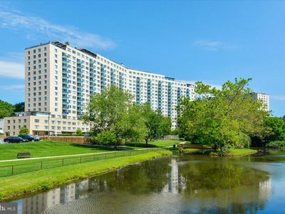 10401 Grosvenor Pl APT 424