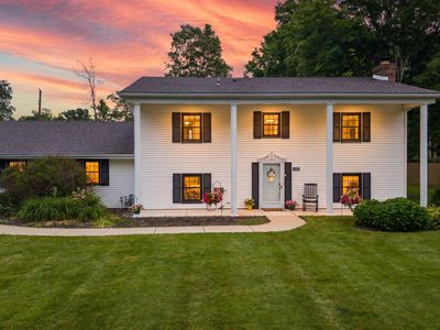 1261 Redbud Dr