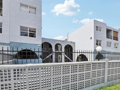 1300 W 53rd St APT 25