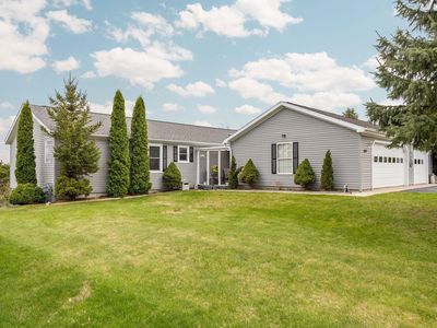635 Autumnview Ln