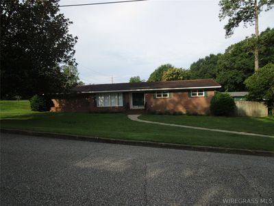 210 Walnut Dr