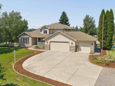 5611 E Nancy Ln