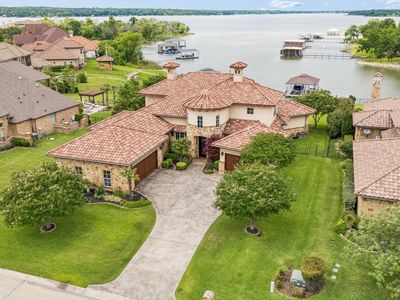6212 Lakeside Dr