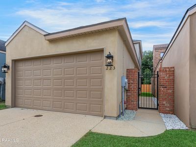 223 Chimney Rock Blvd