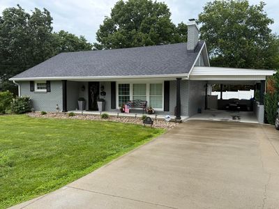 15 Moundale Ave