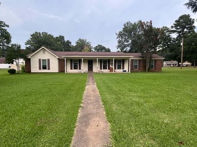 Property at 303 Bellview Dr, Aberdeen, MS