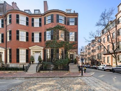 22 Louisburg Sq