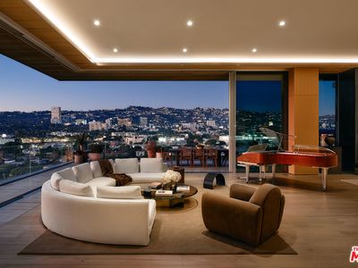 8899 Beverly Blvd #PENTHOUSE W