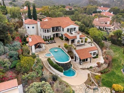 6152 Avenida Del Duque