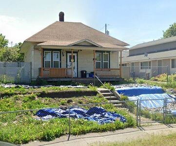605 W Augusta Ave