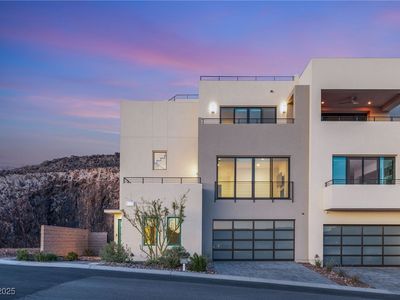 350 Solitude Peak Ln