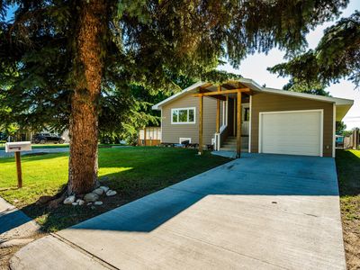 735 N Carrington Ave