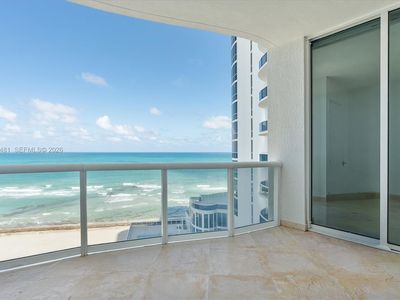 15901 Collins Ave APT 904