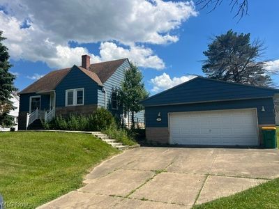 325 Evelyn Ave