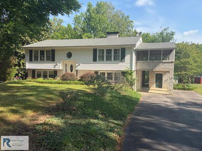 2065 Woodlake Dr
