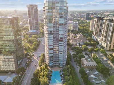2900 McKinnon St APT 2308