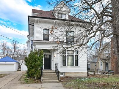 1136 Prairie AVENUE