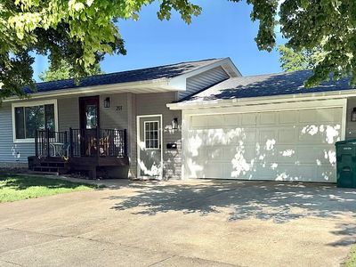 201 S 12th Ave