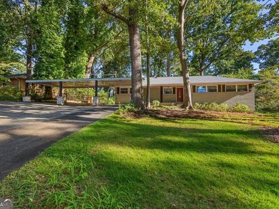 670 Montclair Dr SW