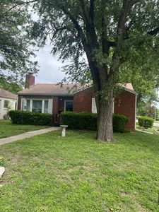 130 S Larson Ave