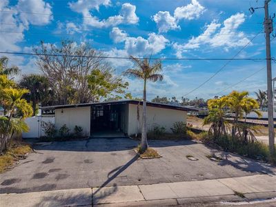 1217 Bay Shore Blvd