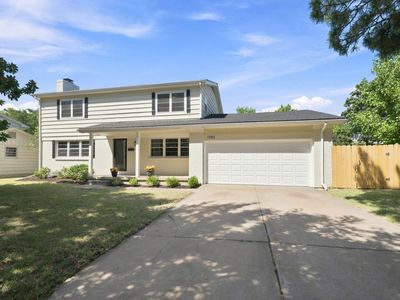 1305 N Gretchen Ln
