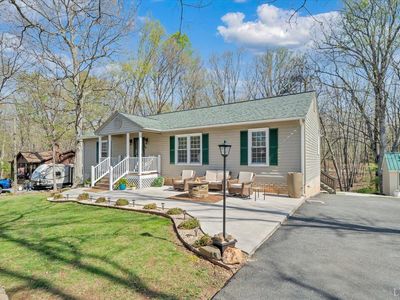 35 Ross Woods Dr