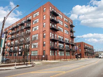 2323 W Pershing Rd APT 228