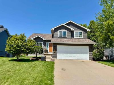 Property at 1431 Woolridge Dr, Coralville, IA