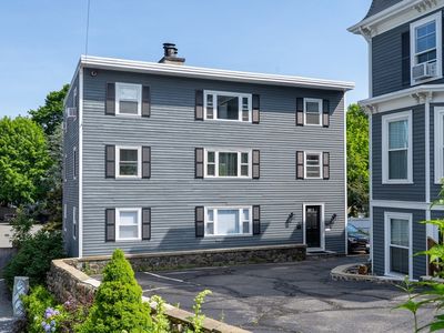 121-121 R Elm St #2