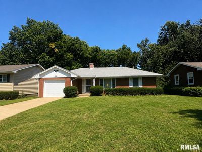 2711 W Castle Ct