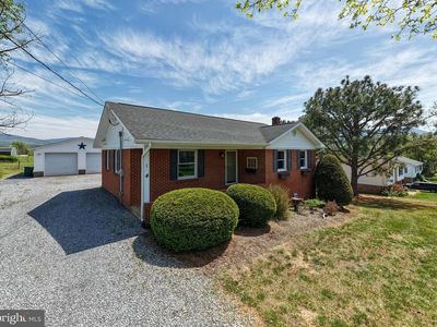 3 Cedar Dr