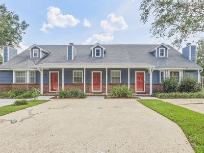 415 Williams St APT B