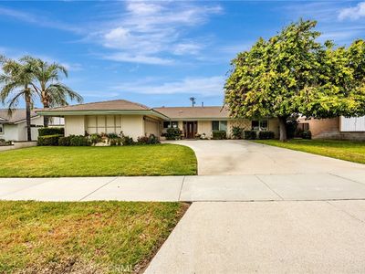 1363 N San Antonio Ave