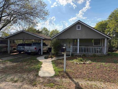 215 Robins Ave