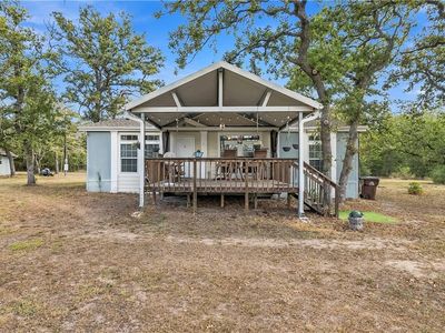 207 W Lois Ln