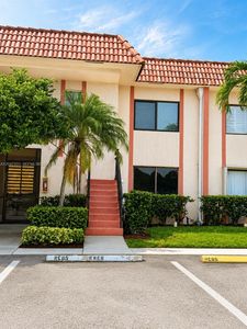 331 Lakeview Dr APT 203