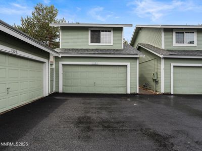 1905 E Minaret Cir