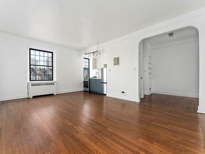 78 8th Ave APT 5F