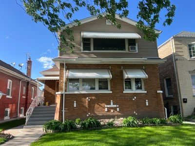 7030 W Wrightwood Ave
