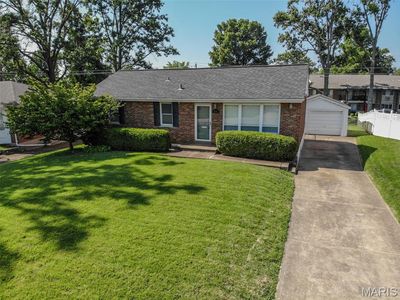 8932 Ione Ln