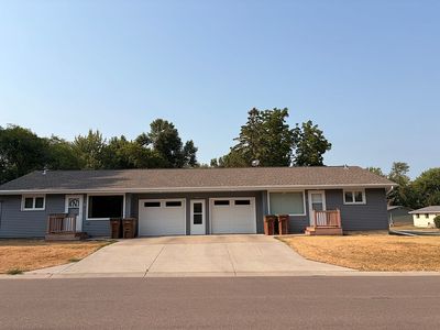 Property at 201 W 7th St, Larimore, ND
