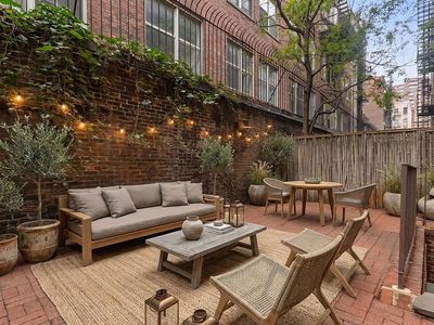 425 W 24th St APT 1F