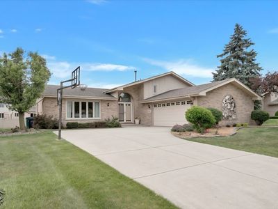 11621 Brookshire Dr