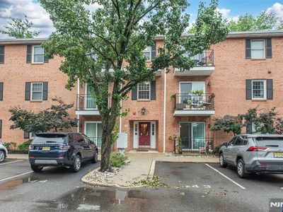 34 John St APT 3A