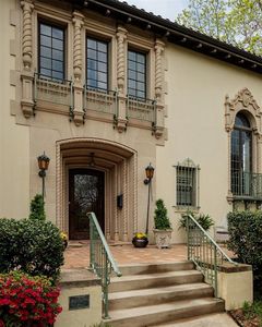 326 NW 16th St