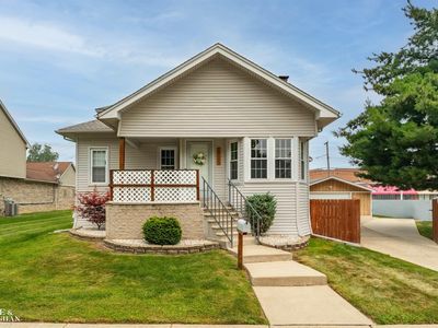 18083 Elizabeth St