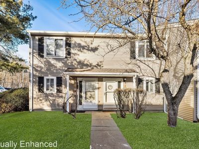 4 Village Brook Ln #4