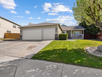 2216 NW Eucalyptus Dr