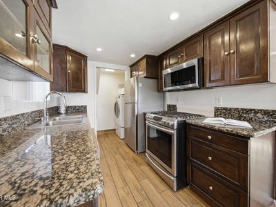9047 Langdon Ave Unit 6